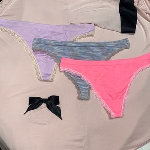 Victoria Secret Thong bundle (3) size L